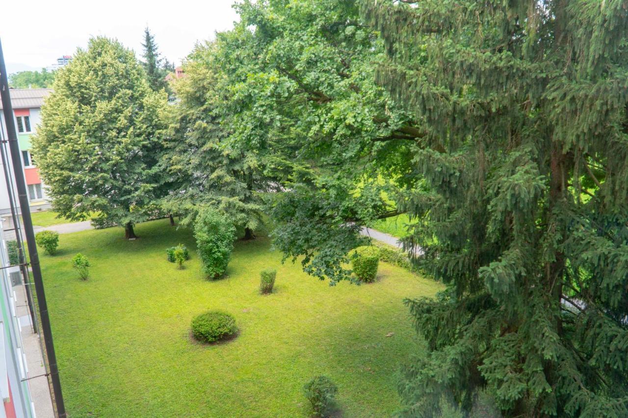 Dijaski Dom Bezigrad Ljubljana Hostel Exterior photo