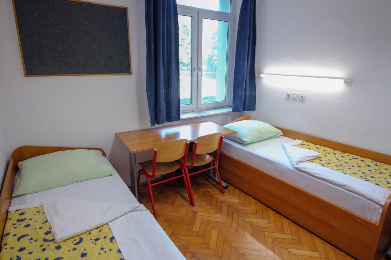 Dijaski Dom Bezigrad Ljubljana Hostel Exterior photo