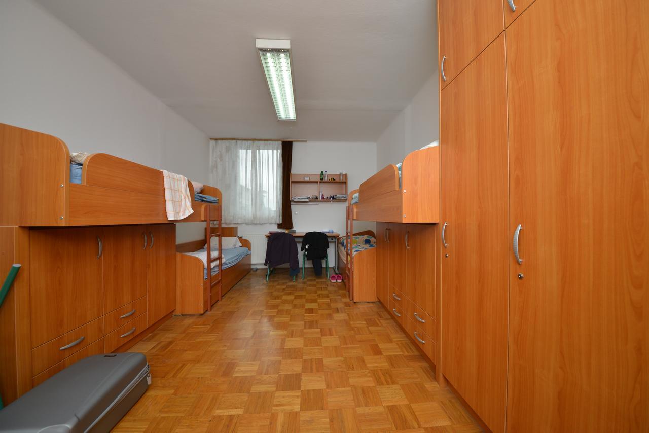Dijaski Dom Bezigrad Ljubljana Hostel Exterior photo